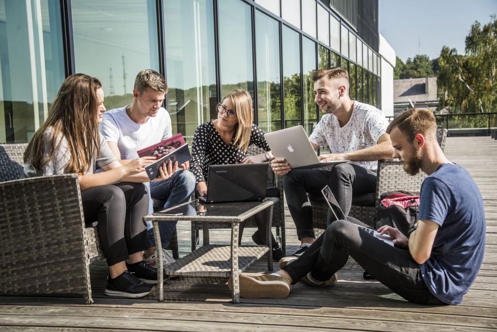 Vdu perkvalifikavimo studijos